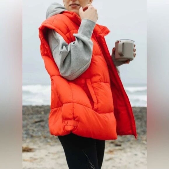 Free movement In A Bubble Puffer Vest - Picture 2 of 11